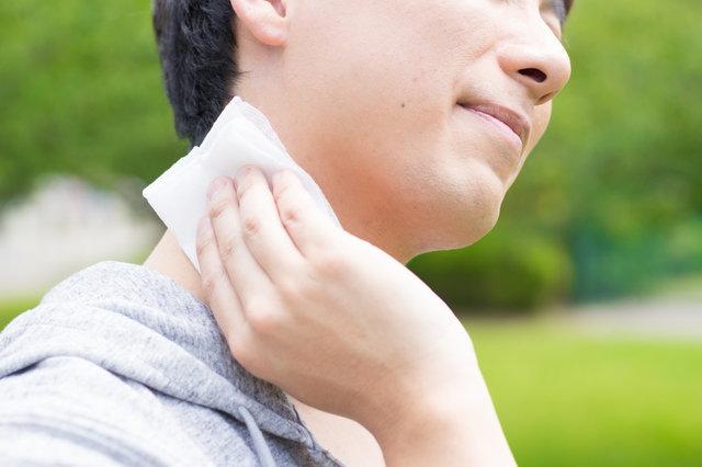 熱中症になりそうな男性